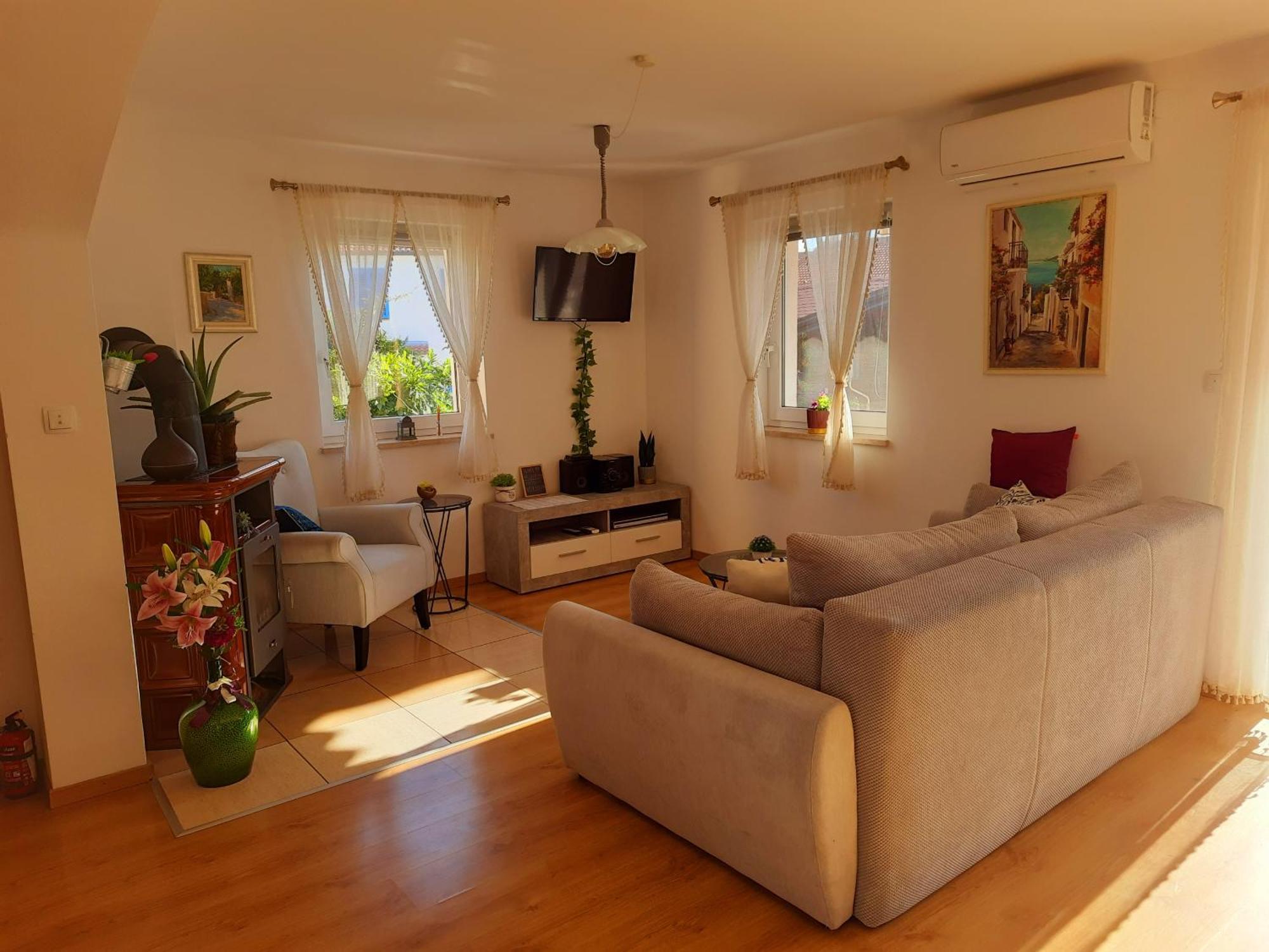 Solis Apartment *