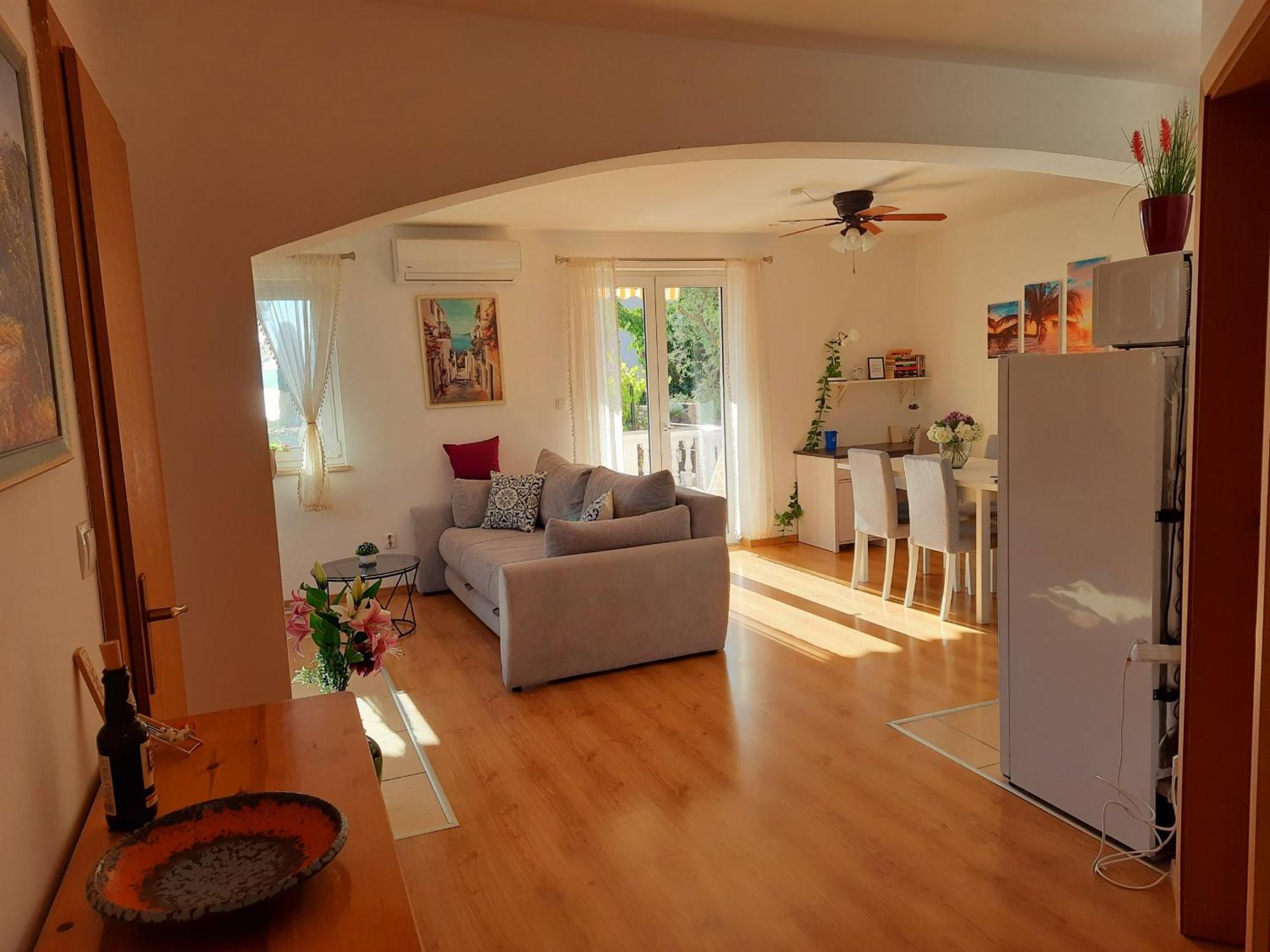 Solis Apartment *